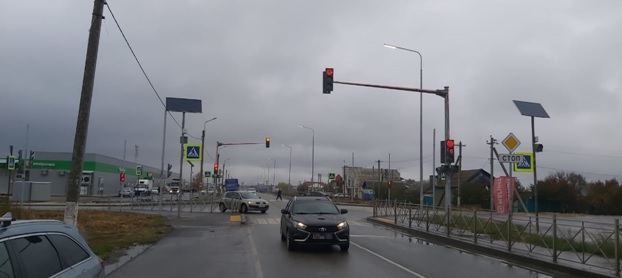 В городе Михайловка на пересечении улиц Краснодарская и Выборгская включили новый транспортный светофор